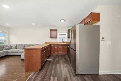 Kitchen - 7619 W 63rd Pl, Summit, IL 60501 photo 1 of 3
