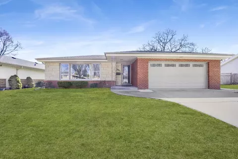 2921 Lahon St, Park Ridge, IL 60068