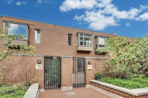 801 S Plymouth Ct #S, Chicago, IL 60605