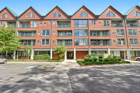 1111 Burlington Ave #216, Lisle, IL 60532