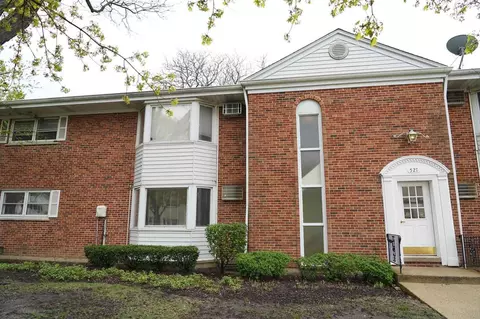 527 W Eastman St W #1A, Arlington Heights, IL 60005