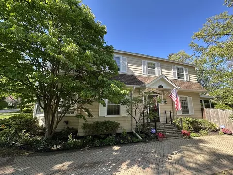 283 Ridge Ave, Winnetka, IL 60093
