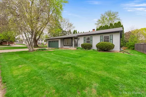 5210 Abbey Dr, Mchenry, IL 60050