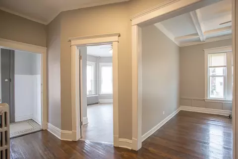 Entry Way - 321 E 70th St, Chicago, IL 60637 photo 1 of 1