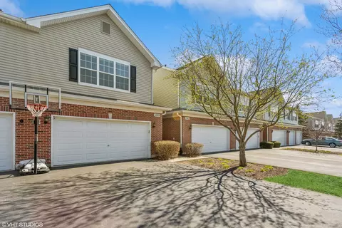 1499 Shagbark Dr, Bolingbrook, IL 60490