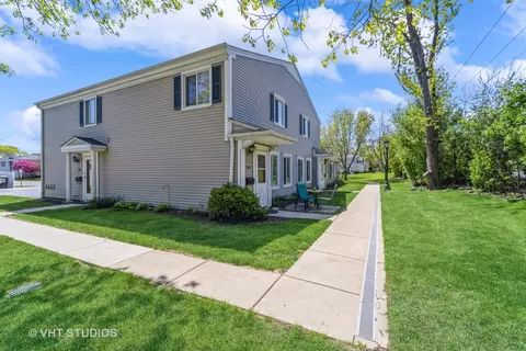 1374 Cove Dr #232C, Prospect Heights, IL 60070
