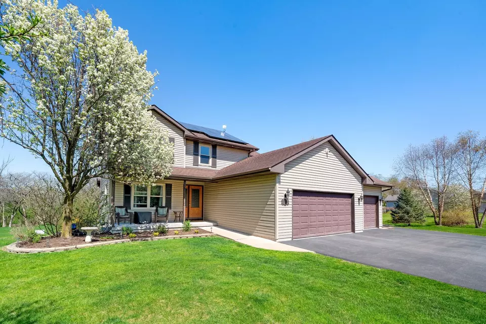 Exterior - 309 Kurt Ln, Kirkland, IL 60146 photo 2 of 12