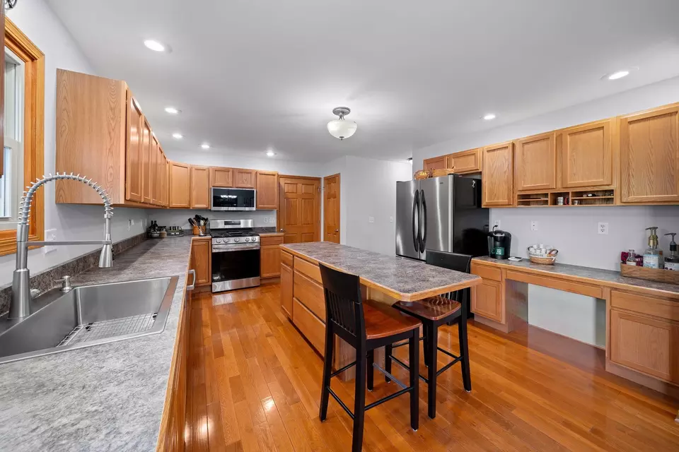 Kitchen - 309 Kurt Ln, Kirkland, IL 60146 photo 2 of 5