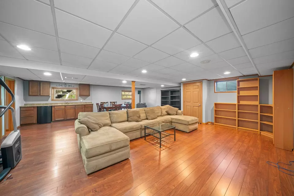 Living - 309 Kurt Ln, Kirkland, IL 60146 photo 7 of 7