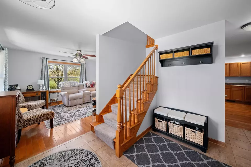 Entry Way - 309 Kurt Ln, Kirkland, IL 60146 photo 2 of 3