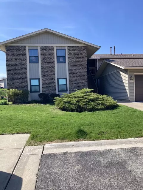 1295 Bamburg St #C, Hanover Park, IL 60133