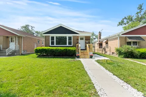 102 E 144th St, Riverdale, IL 60827