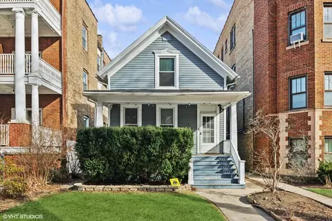 1118 Ontario St, Oak Park, IL 60302