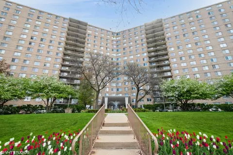 7033 N Kedzie Ave #914, Chicago, IL 60645