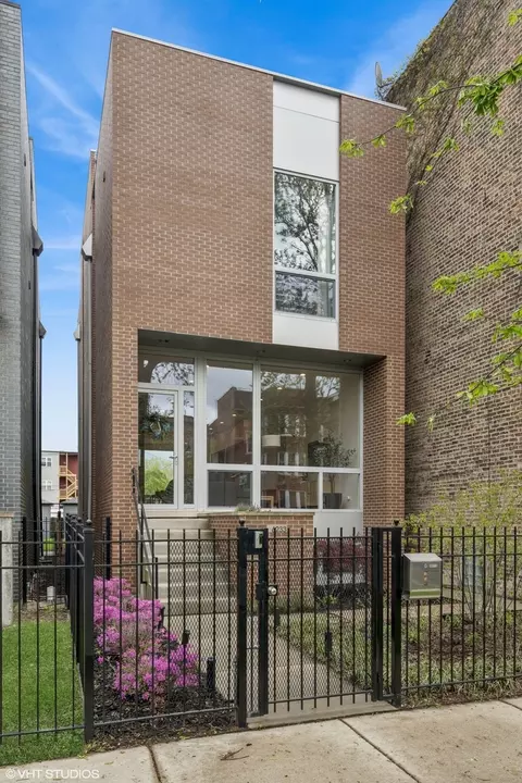 6233 S Greenwood Ave, Chicago, IL 60637