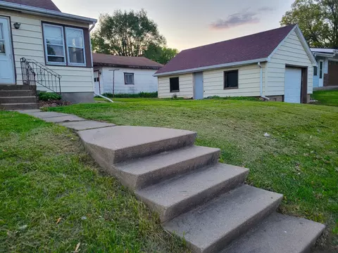 Exterior - 503 8th St, Peru, IL 61354 photo 5 of 7