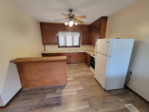 Kitchen - 503 8th St, Peru, IL 61354 photo 3 of 6
