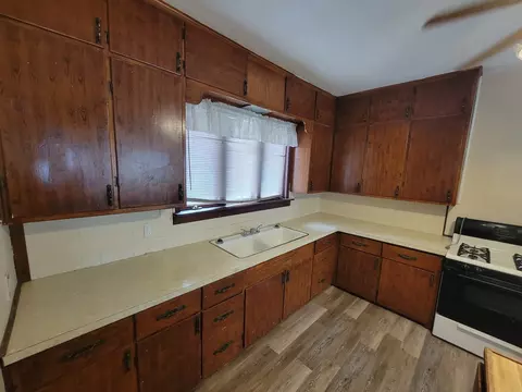 Kitchen - 503 8th St, Peru, IL 61354 photo 5 of 6