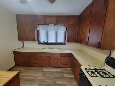 Kitchen - 503 8th St, Peru, IL 61354 photo 1 of 6