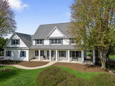 9103 Bentley Ln, Spring Grove, IL 60081