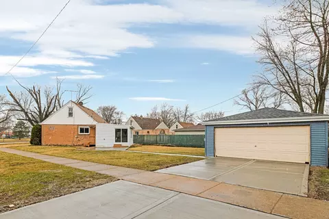 6831 S 79th Ave, Bridgeview, IL 60455 photo 1