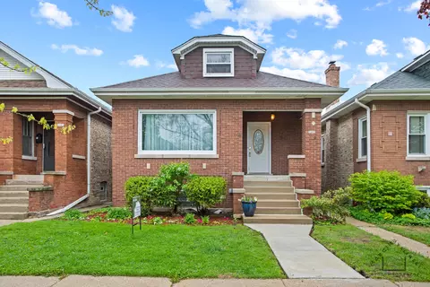 5307 W Melrose St, Chicago, IL 60641