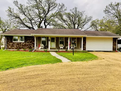 7005 E Il Route 64, Chana, IL 61015