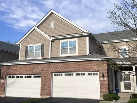 815 N Winchester Dr, Palatine, IL 60067