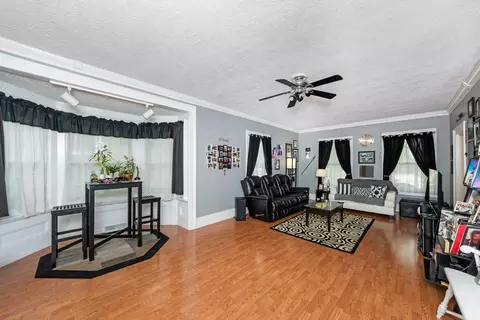 715 Locust St, Minonk, IL 61760 photo 2