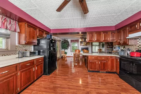 715 Locust St, Minonk, IL 61760 photo 8