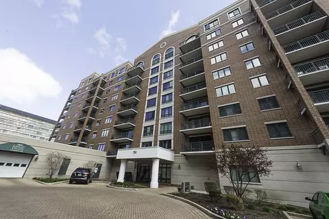 750 Pearson St #611, Des Plaines, IL 60016