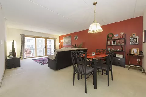 Dining - 750 Pearson St #611, Des Plaines, IL 60016 photo 2 of 3