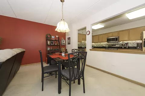 Dining - 750 Pearson St #611, Des Plaines, IL 60016 photo 3 of 3