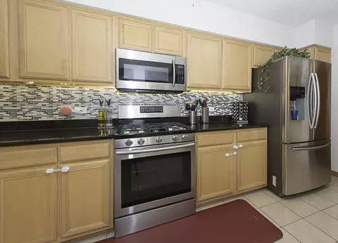 Kitchen - 750 Pearson St #611, Des Plaines, IL 60016 photo 2 of 5
