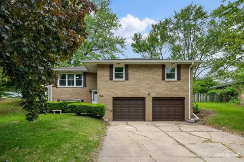 84 Terry Dr, Sugar Grove, IL 60554