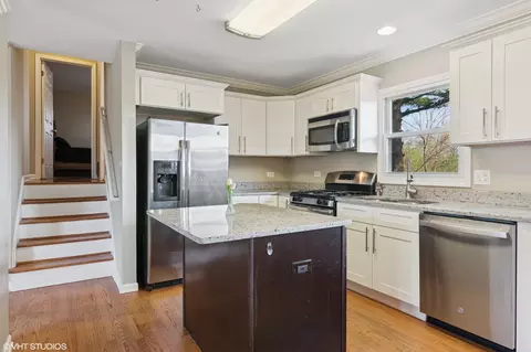 Kitchen - 167 Glendale St, Wheeling, IL 60090 photo 4 of 4