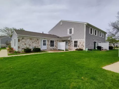 1044 Boston Hbr, Schaumburg, IL 60193