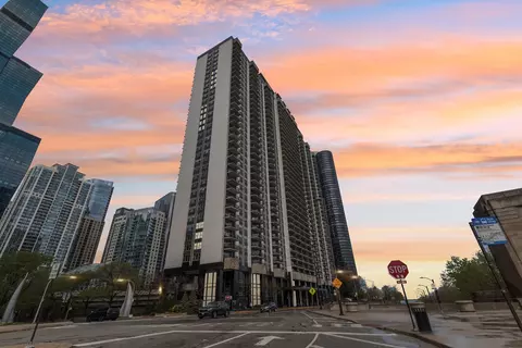400 E Randolph St #2424, Chicago, IL 60601