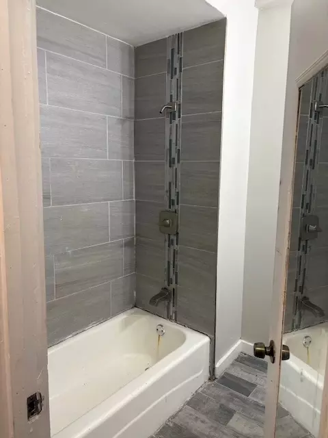 Bath - 15742 Central Park Ave, Markham, IL 60428 photo 1 of 2