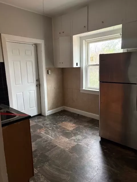 Kitchen - 15742 Central Park Ave, Markham, IL 60428 photo 3 of 4