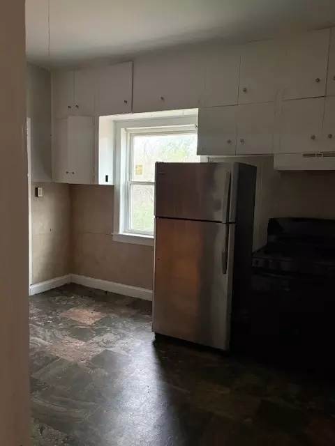 Kitchen - 15742 Central Park Ave, Markham, IL 60428 photo 4 of 4