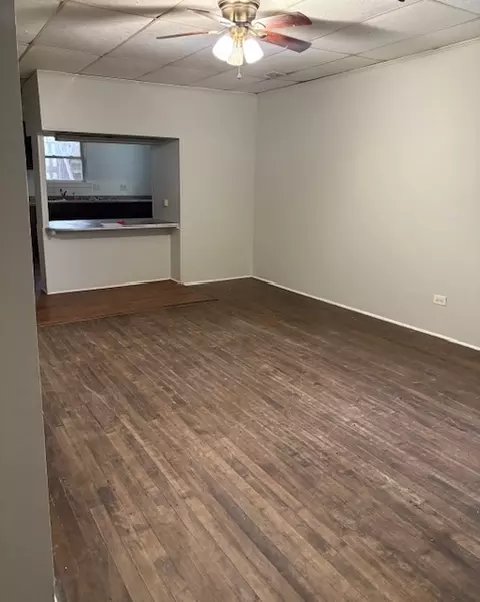 Living - 15742 Central Park Ave, Markham, IL 60428 photo 1 of 3