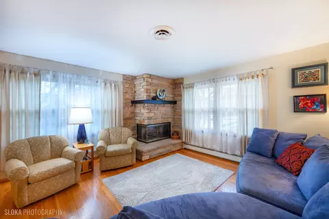 101 Clay St, Algonquin, IL 60102 photo 2