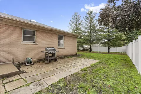 Exterior - 971 S Wolf Rd, Des Plaines, IL 60016 photo 3 of 3
