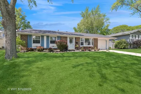 1008 W Weathersfield Way, Schaumburg, IL 60193