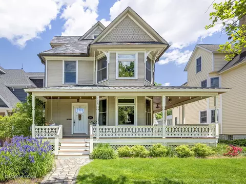 213 S Ashland Ave, La Grange, IL 60525