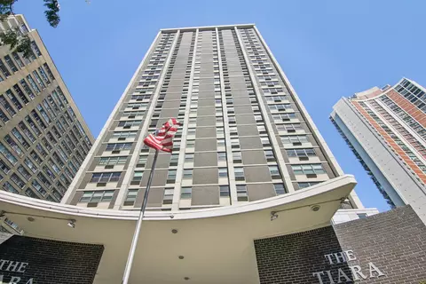 6145 N Sheridan Rd #8D, Chicago, IL 60660