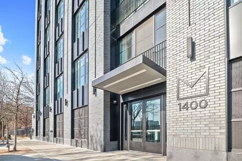 1400 W Monroe St #3A, Chicago, IL 60607