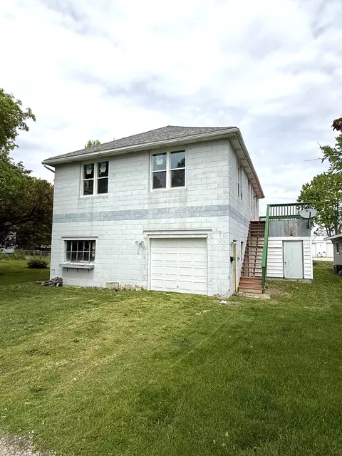 325 E State St, Paxton, IL 60957