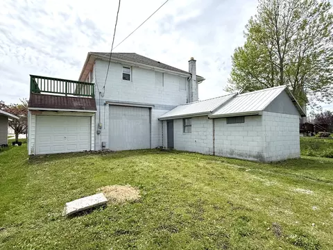 Exterior - 325 E State St, Paxton, IL 60957 photo 4 of 5